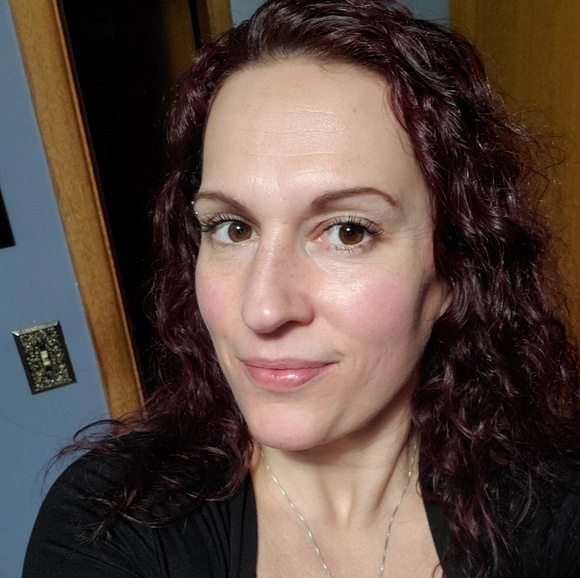 Meet your Posher, Ashley - Picture 1 of 1